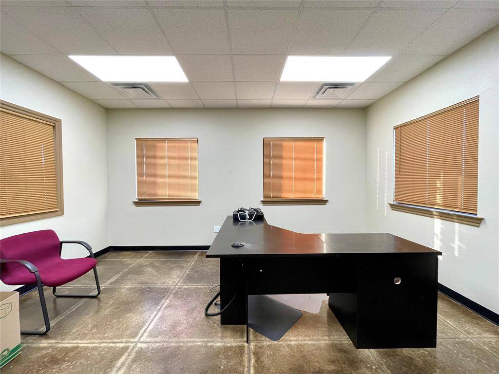 404 W Pikes Peak RD, Chickasha, OK 73018