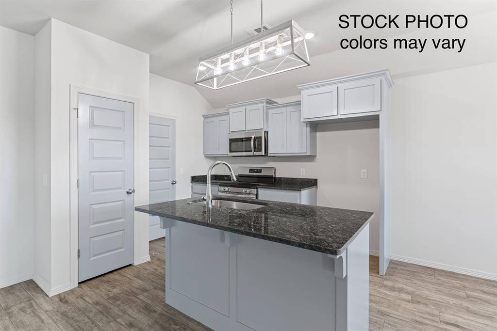 1905 Sage Valley TER, Yukon, OK 73099