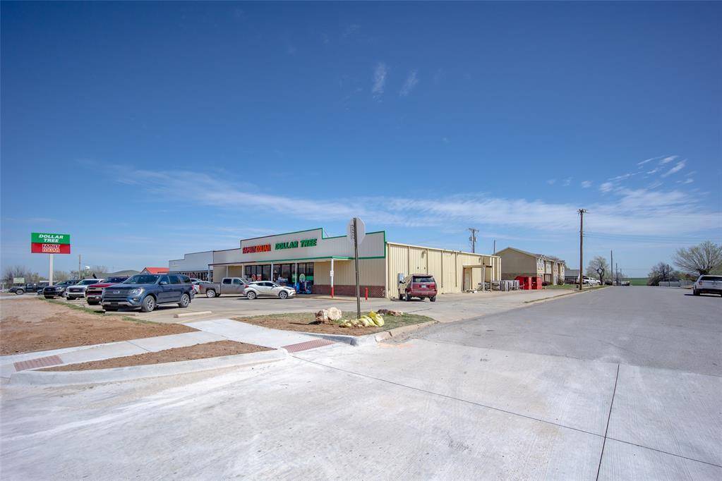 301 N Broadway AVE, Hinton, OK 73047