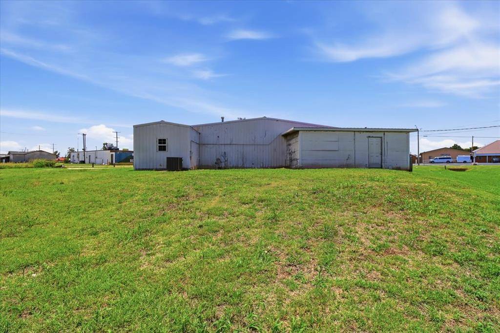 221 S 44 HWY, Burns Flat, OK 73647