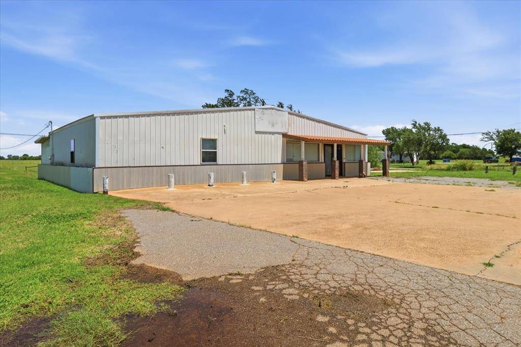 221 S 44 HWY, Burns Flat, OK 73647