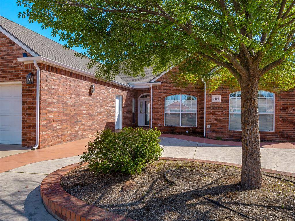 1205 Regency CT, Kingfisher, OK 73750