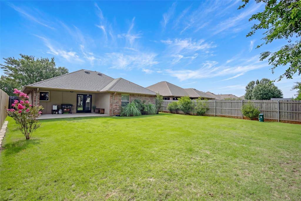 3221 Sahoma TRL, Yukon, OK 73099