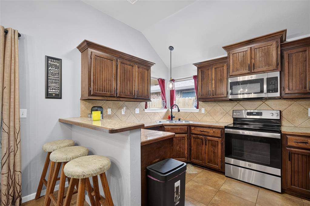 3221 Sahoma TRL, Yukon, OK 73099