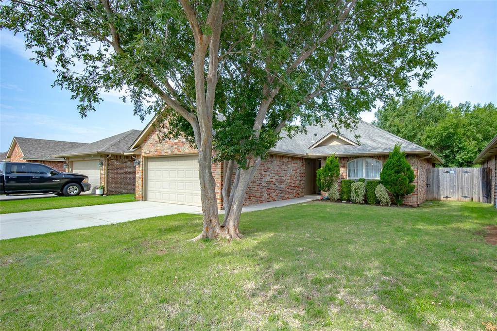 3221 Sahoma TRL, Yukon, OK 73099