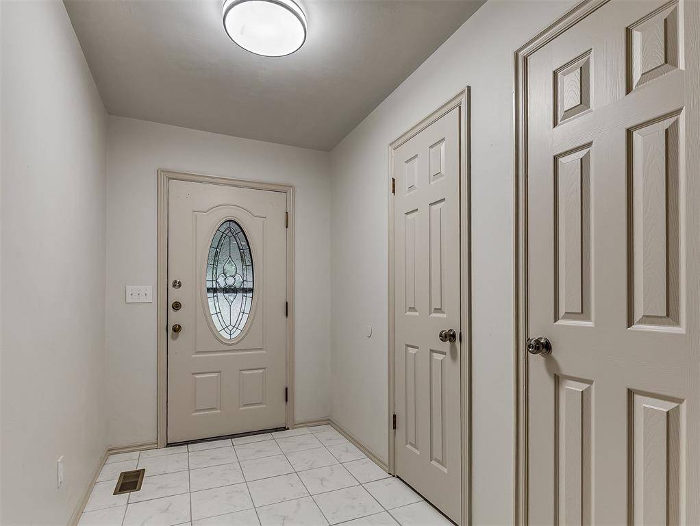 8416 Huckleberry RD, Edmond, OK 73034