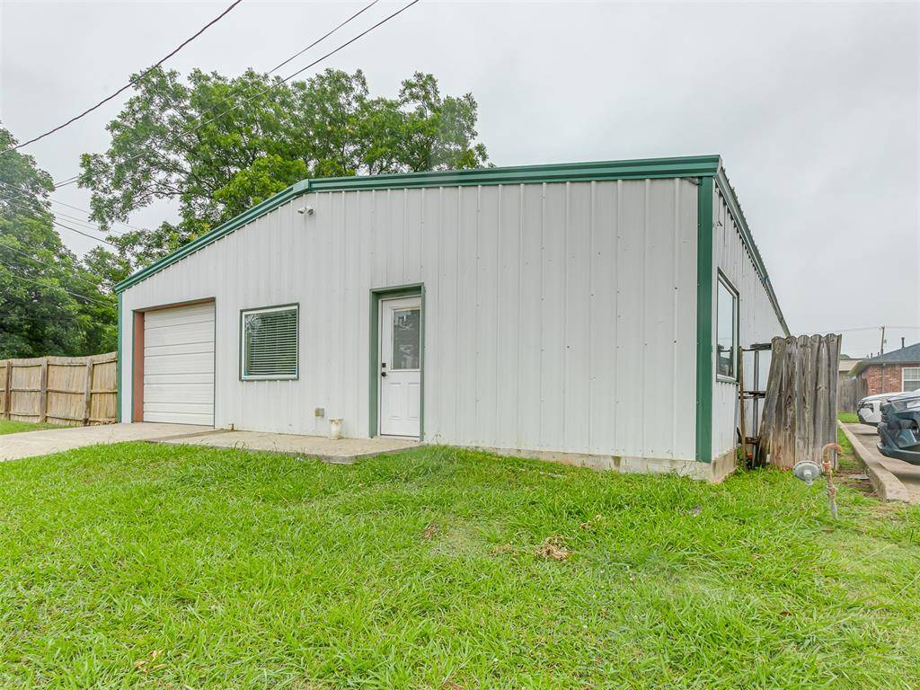 1005 Mitacek AVE, Prague, OK 74864