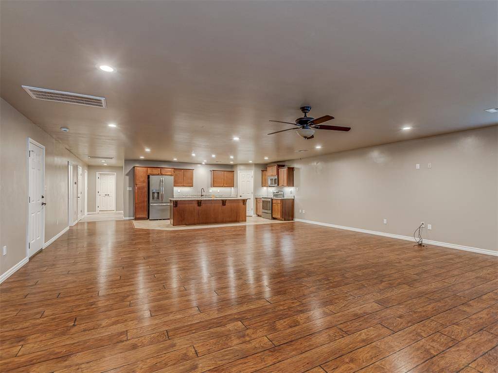 1005 Mitacek AVE, Prague, OK 74864
