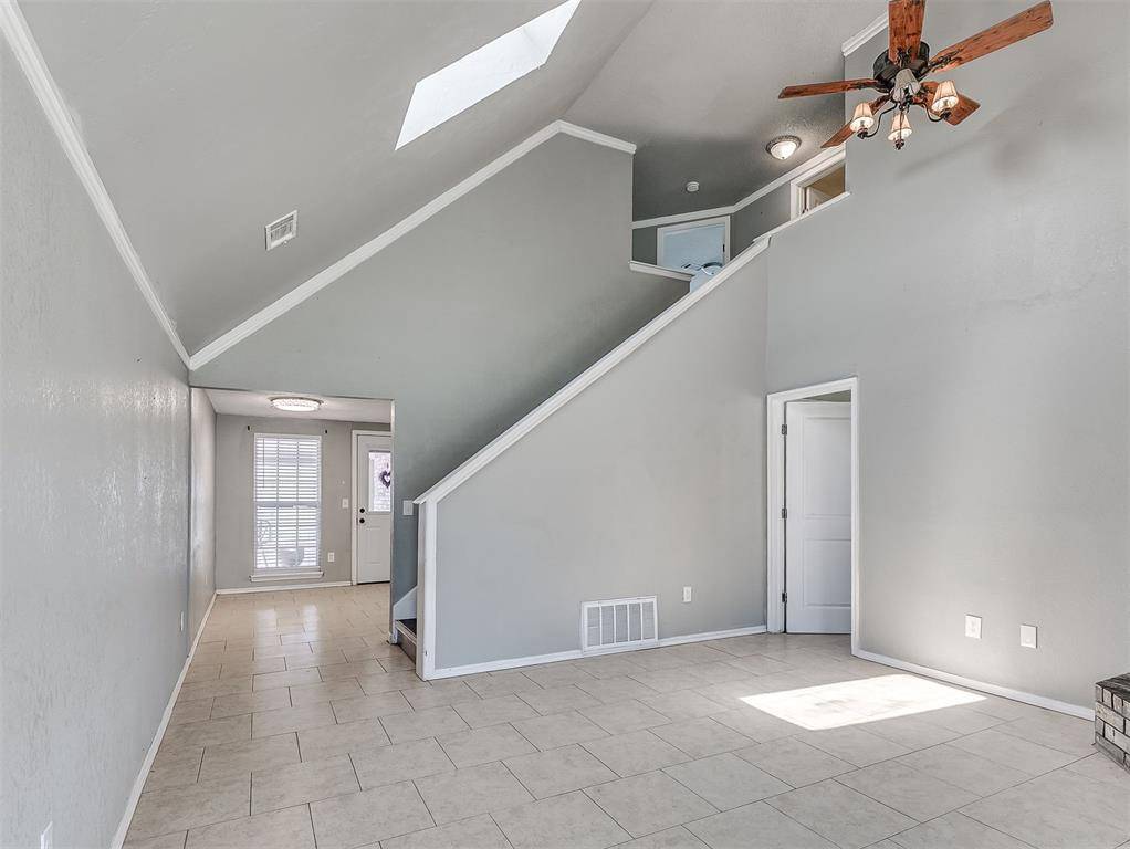 2101 Westmore DR, Moore, OK 73170