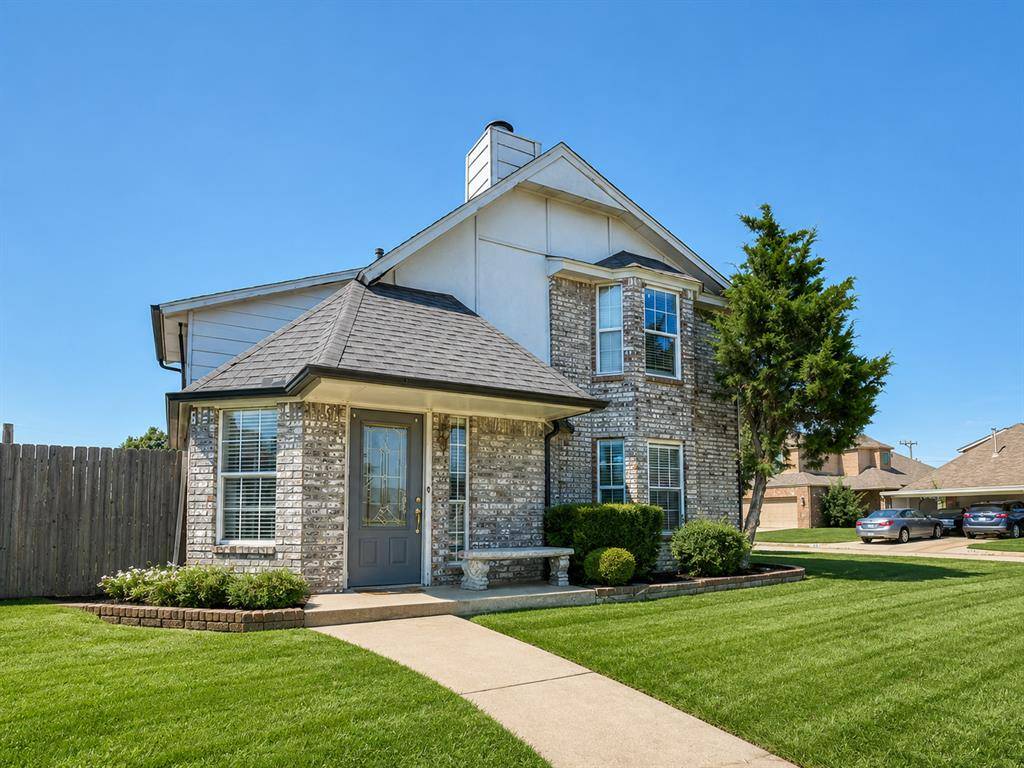 2101 Westmore DR, Moore, OK 73170