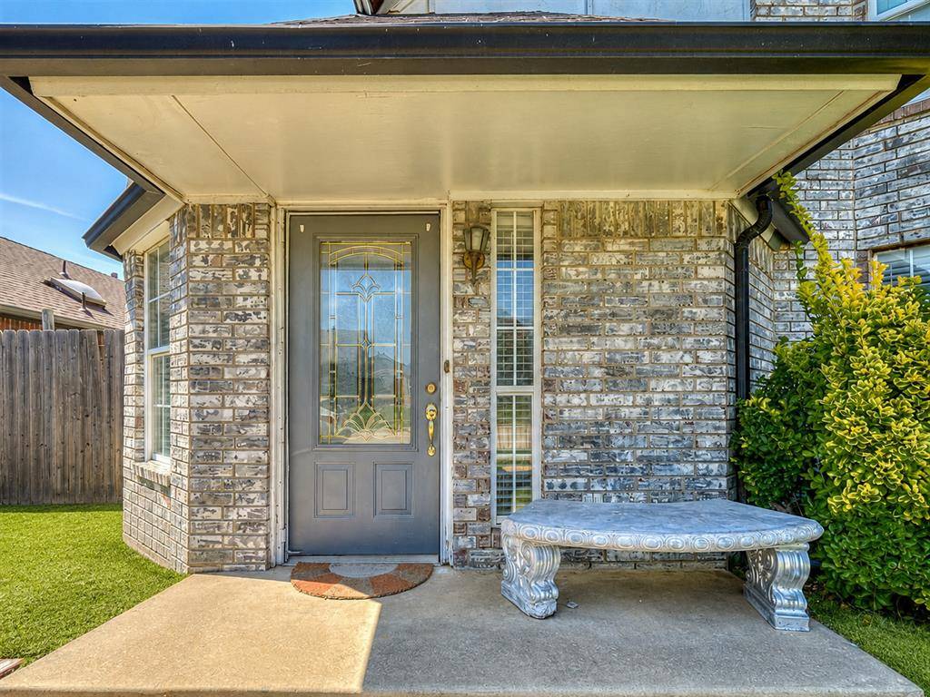 2101 Westmore DR, Moore, OK 73170