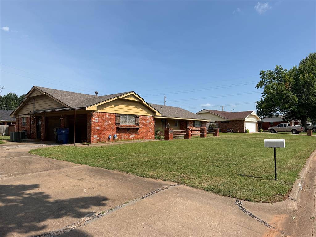 203 Elmhurst DR, Chickasha, OK 73018