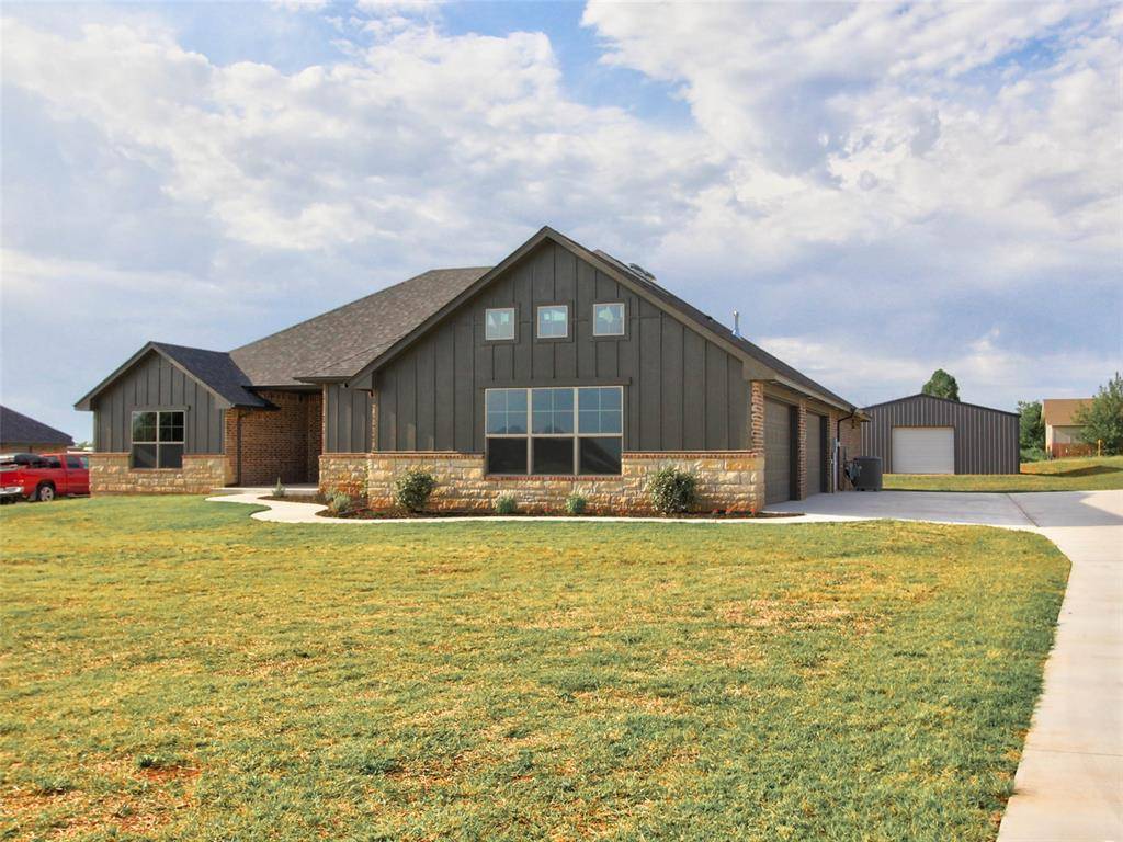 8681 Oak Tree CIR, Edmond, OK 73025