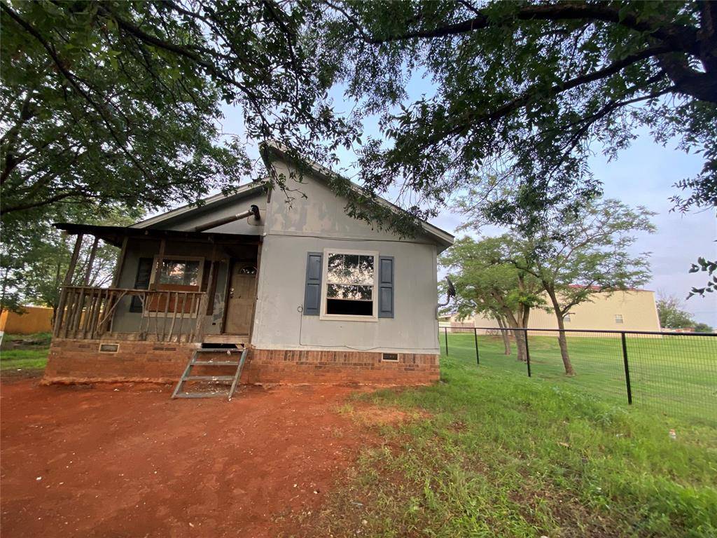 307 N Massingale DR, Cordell, OK 73632
