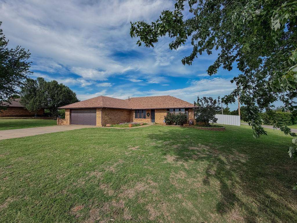924 N Aspen AVE, Hinton, OK 73047