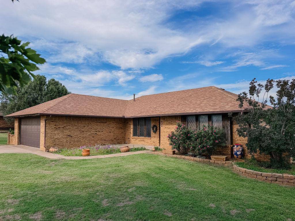 924 N Aspen AVE, Hinton, OK 73047