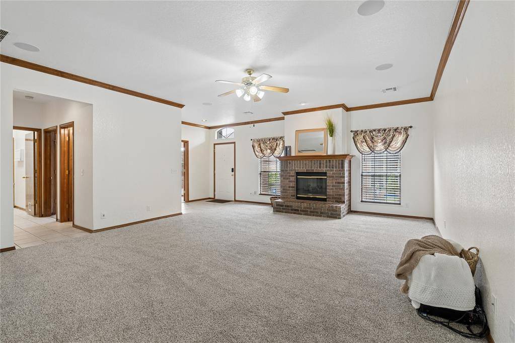 16104 Vintage CT, Edmond, OK 73013