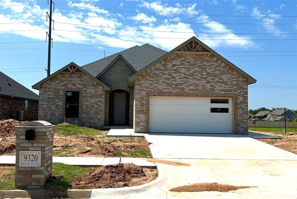 9320 NW 79th TER, Yukon, OK 73099
