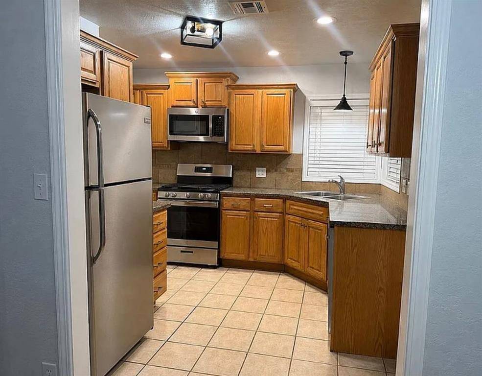 124 E Pratt DR, Midwest City, OK 73110