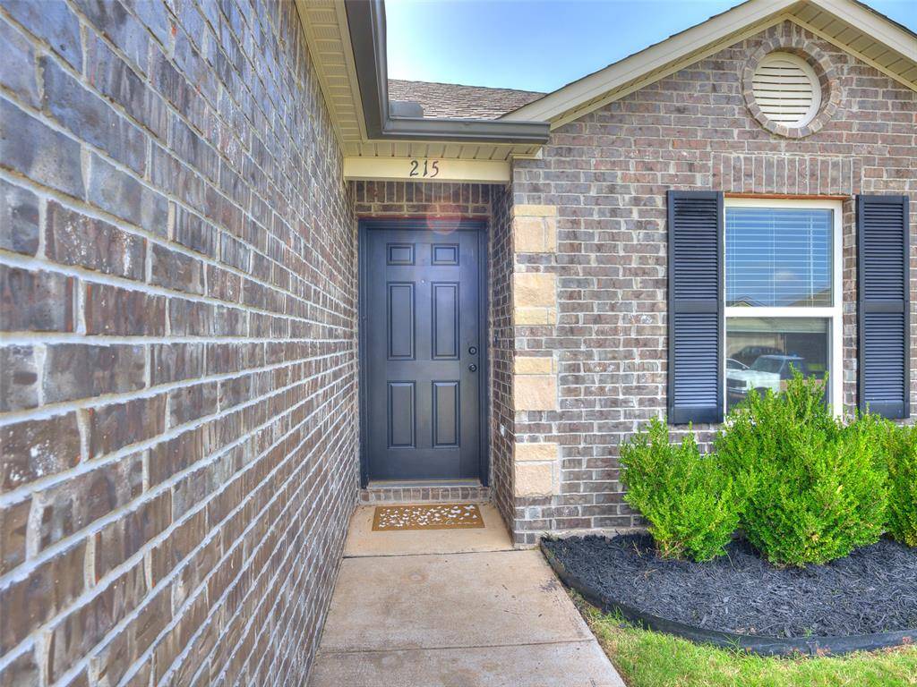 215 Waterside DR, Newcastle, OK 73065
