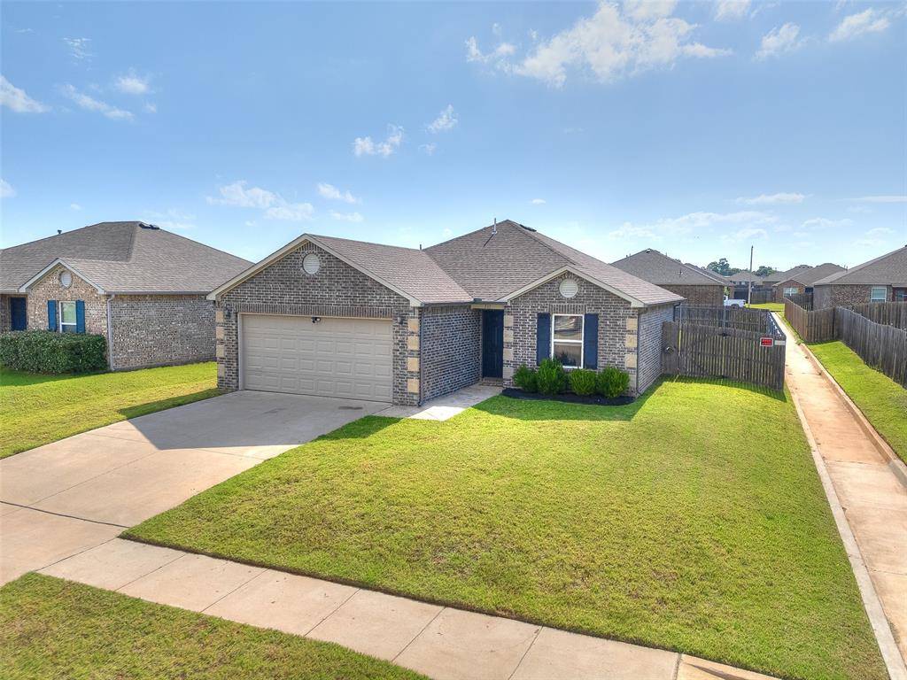 215 Waterside DR, Newcastle, OK 73065