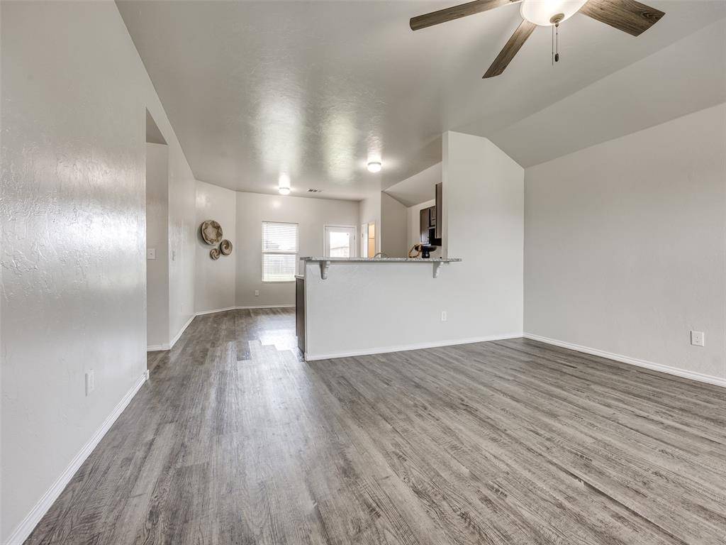 215 Waterside DR, Newcastle, OK 73065