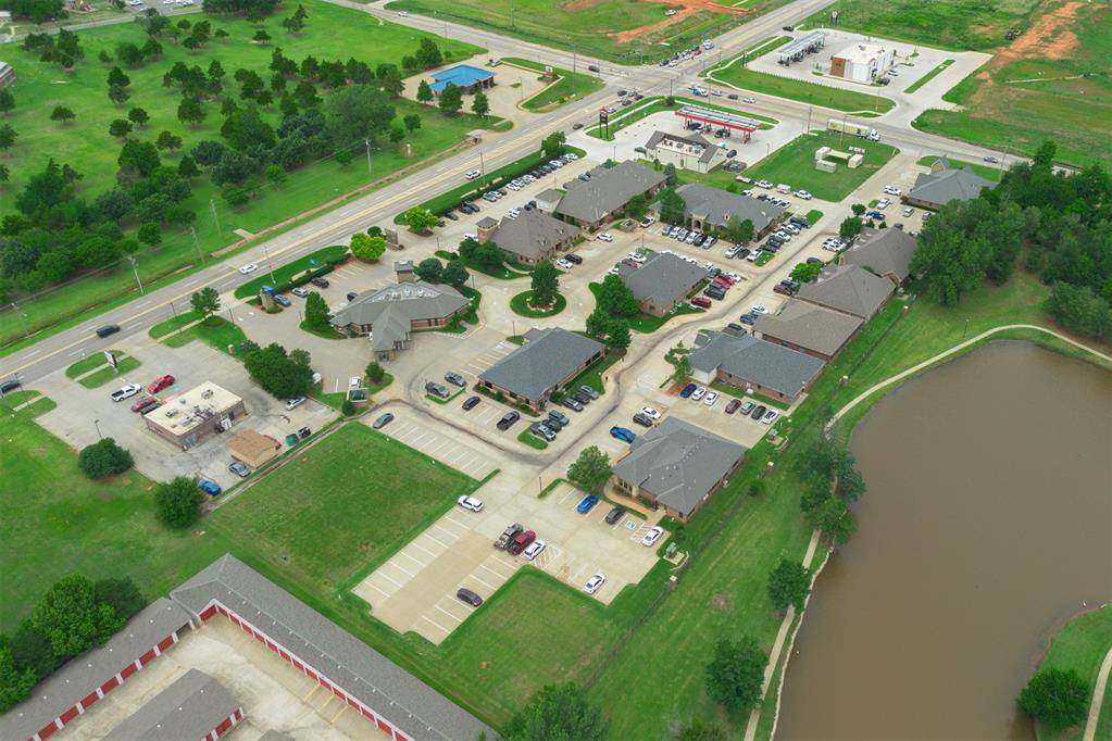 1428 N Mustang RD, Mustang, OK 73064
