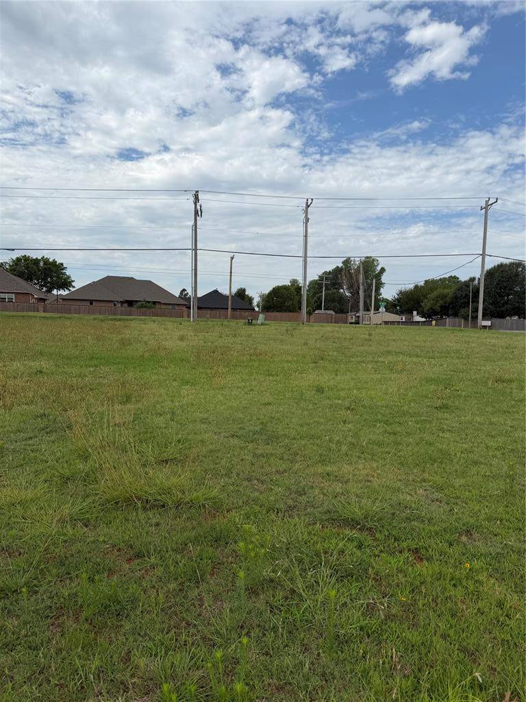 11756 SW 15th TER, Yukon, OK 73099