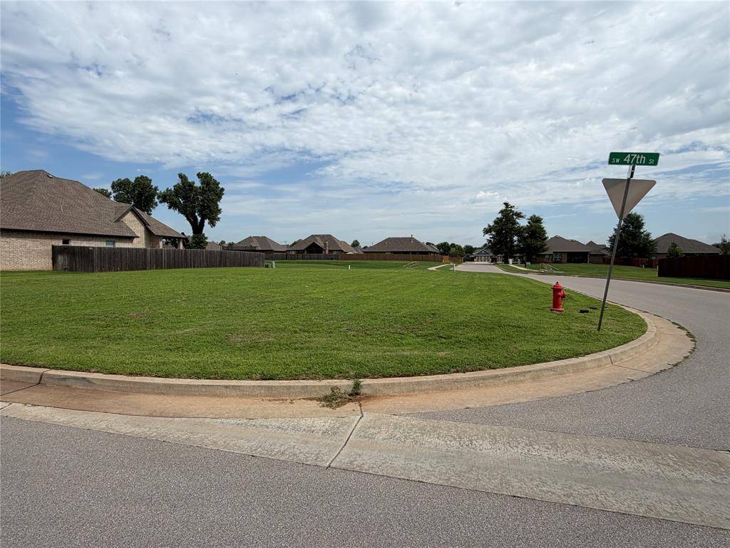 12109 SW 47th ST, Mustang, OK 73064