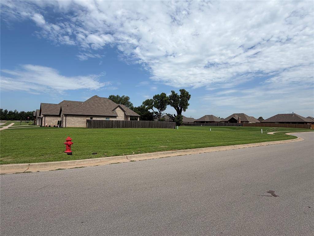 12109 SW 47th ST, Mustang, OK 73064