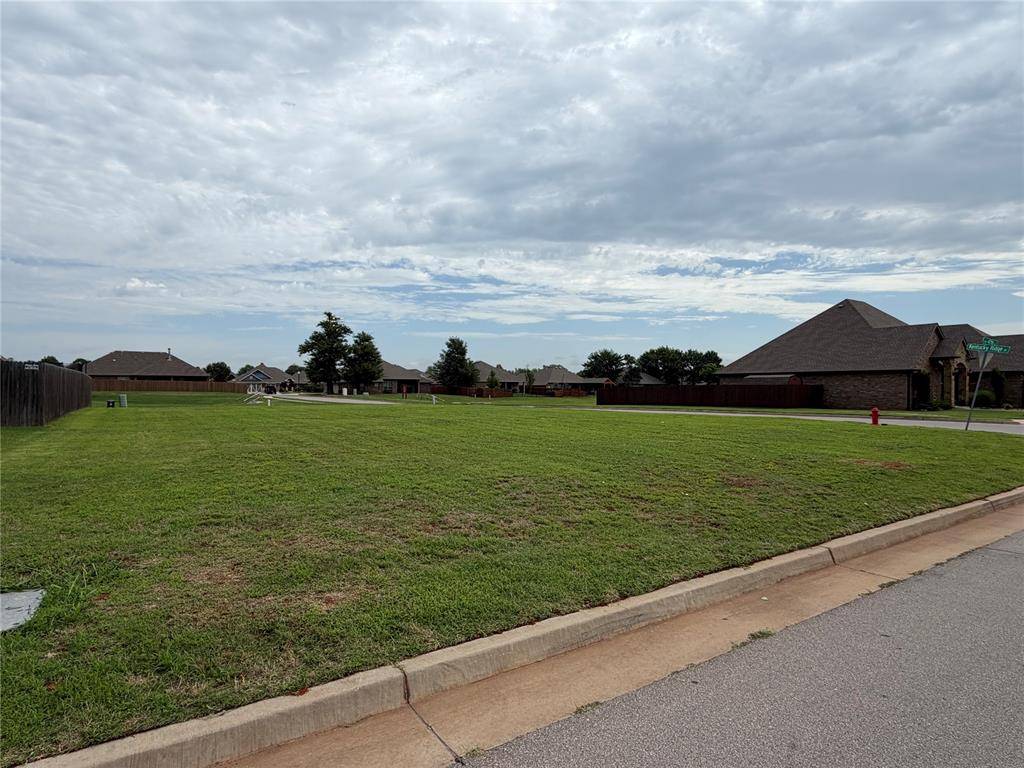 12109 SW 47th ST, Mustang, OK 73064
