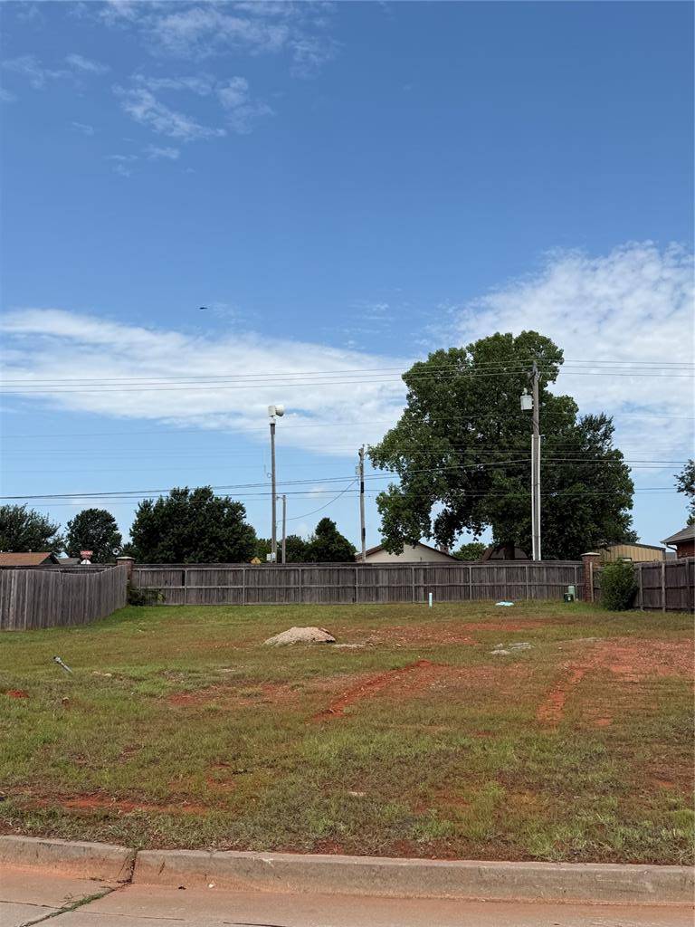905 N Barn Hill WAY, Mustang, OK 73064