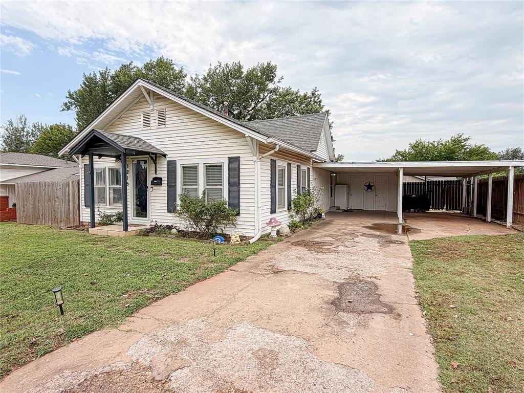 1215 N Walnut ST, Guthrie, OK 73044