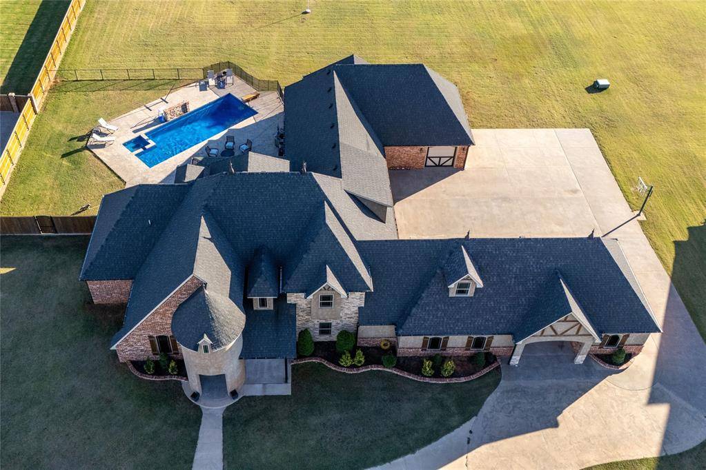 2700 E Lawter RD, Weatherford, OK 73096