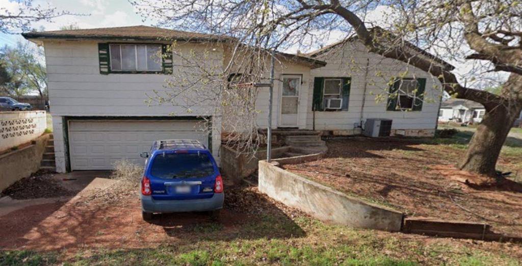 612 N 2nd ST, Sayre, OK 73662