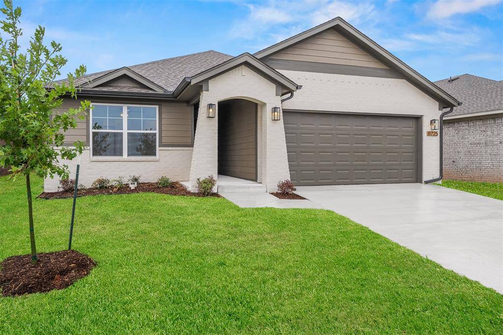 8725 Spruce ST, Edmond, OK 73003