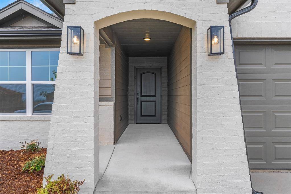 8725 Spruce ST, Edmond, OK 73003