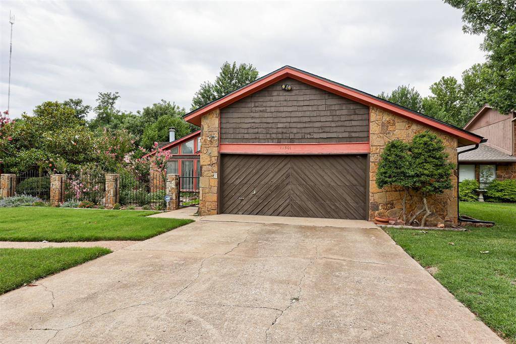 13501 Fox Hollow RDG, Oklahoma City, OK 73131