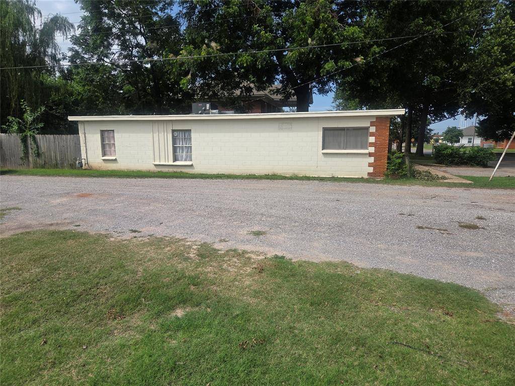 408 E Charles ST, Pauls Valley, OK 73075