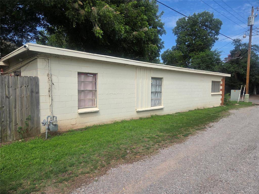 408 E Charles ST, Pauls Valley, OK 73075