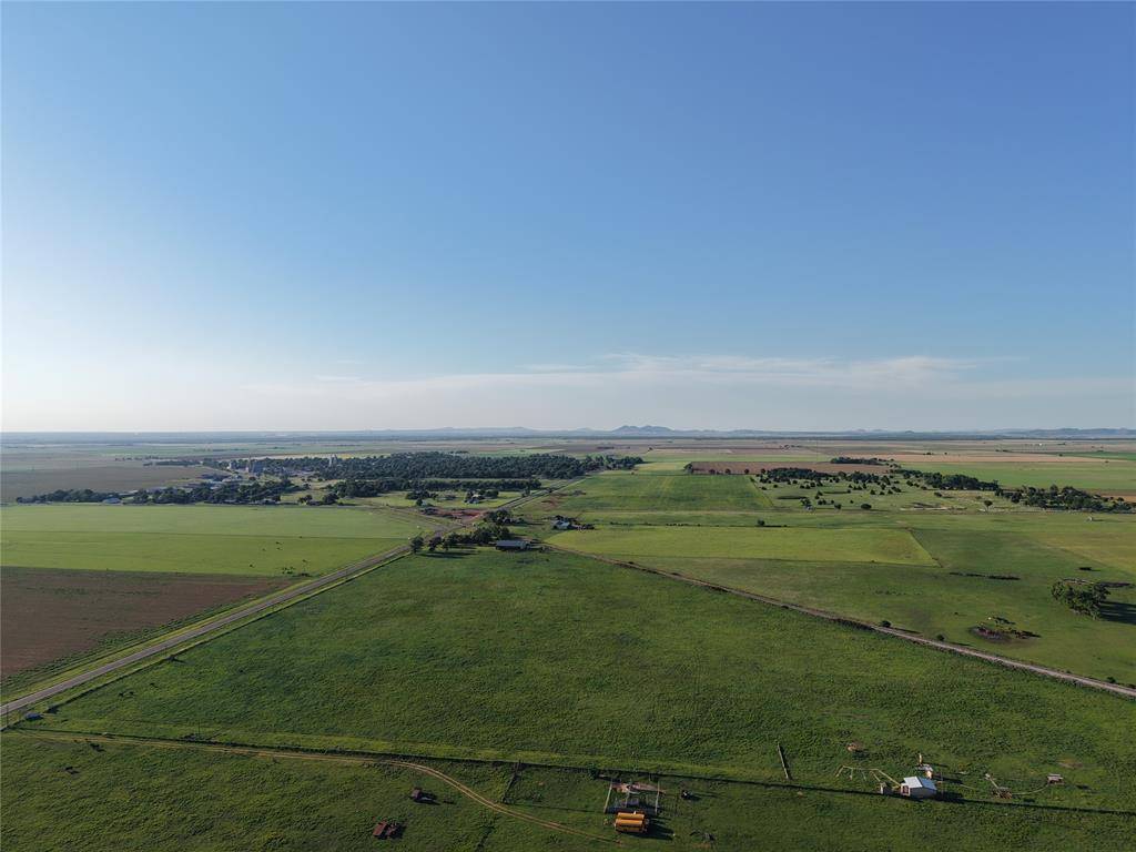17416 N State Highway 5 HWY, Tipton, OK 73570