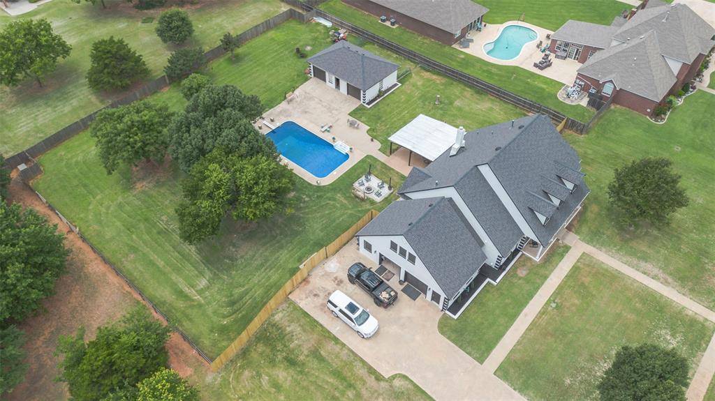 1400 E Eagle Nest TER, Mustang, OK 73064