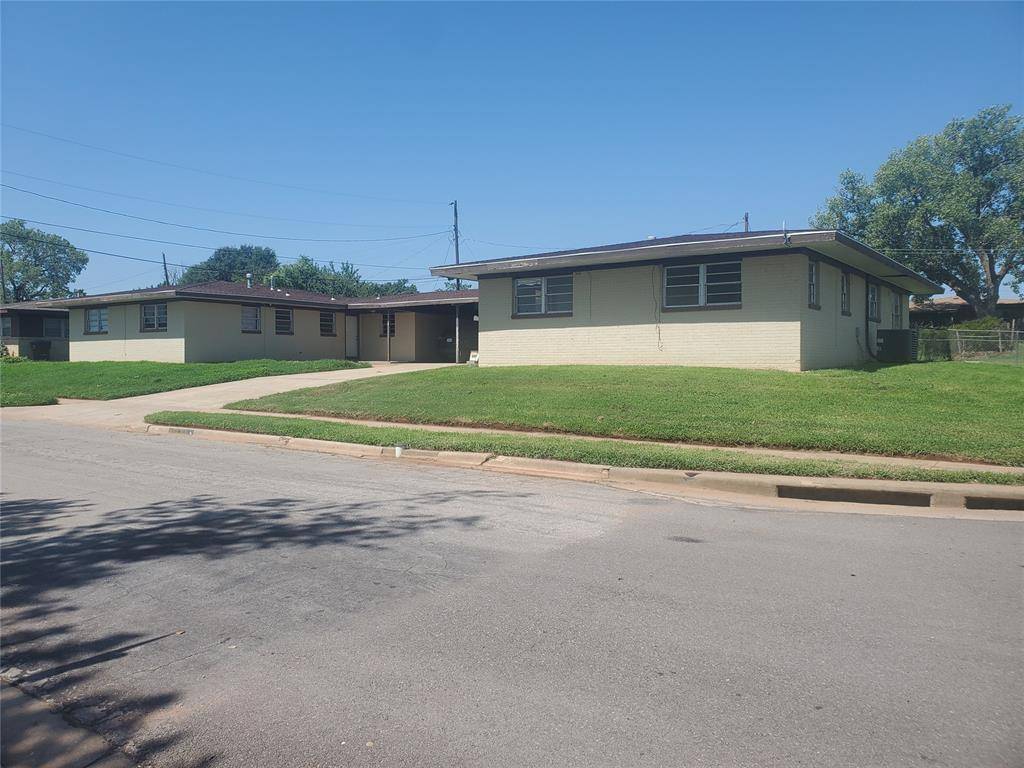 211 Mohawk TRL #A & B, Foss, OK 73647
