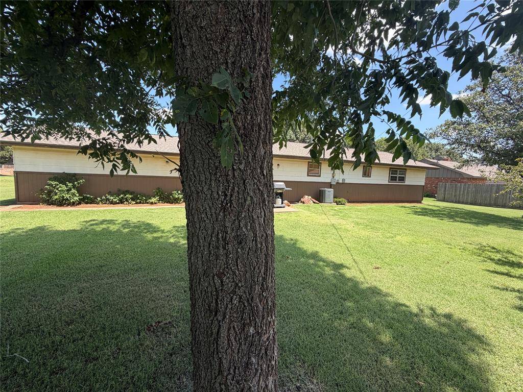 703 S 7th ST, Canute, OK 73626