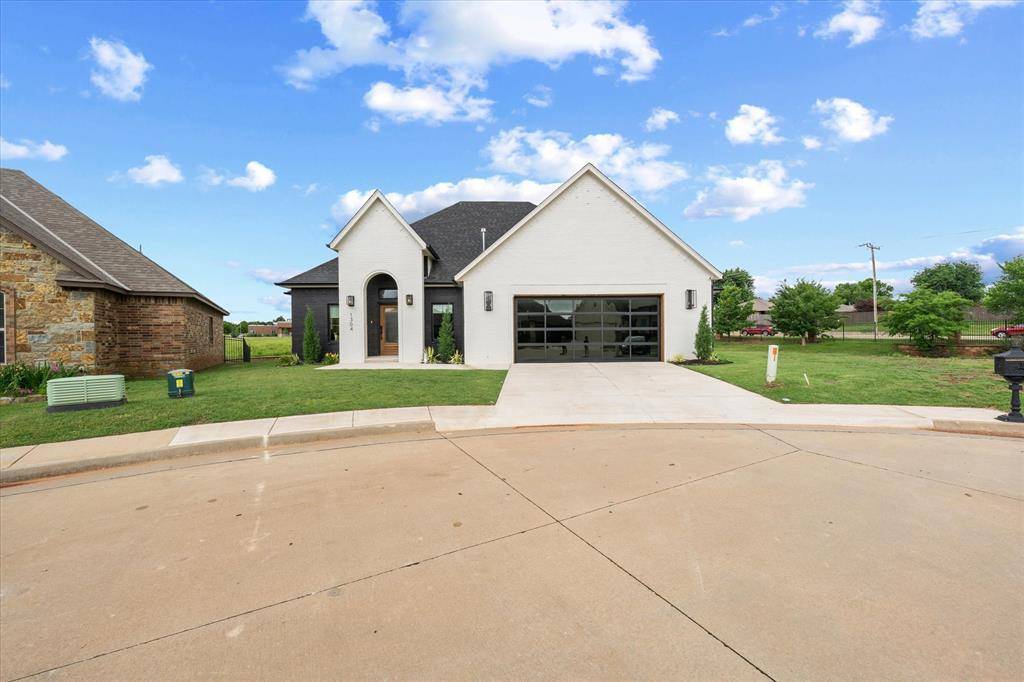 1304 Katelyn CT, Yukon, OK 73099