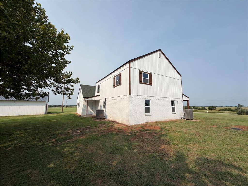 1858 Highway 81, Chickasha, OK 73018