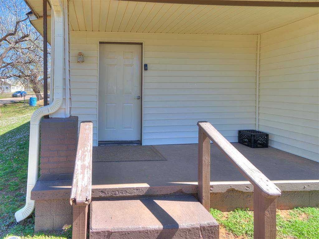 602 Dogwood AVE, Wellston, OK 74881