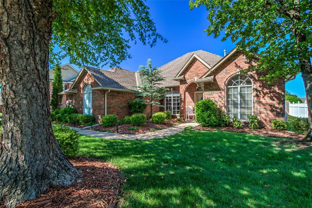 3608 Equestrian CT, Edmond, OK 73034