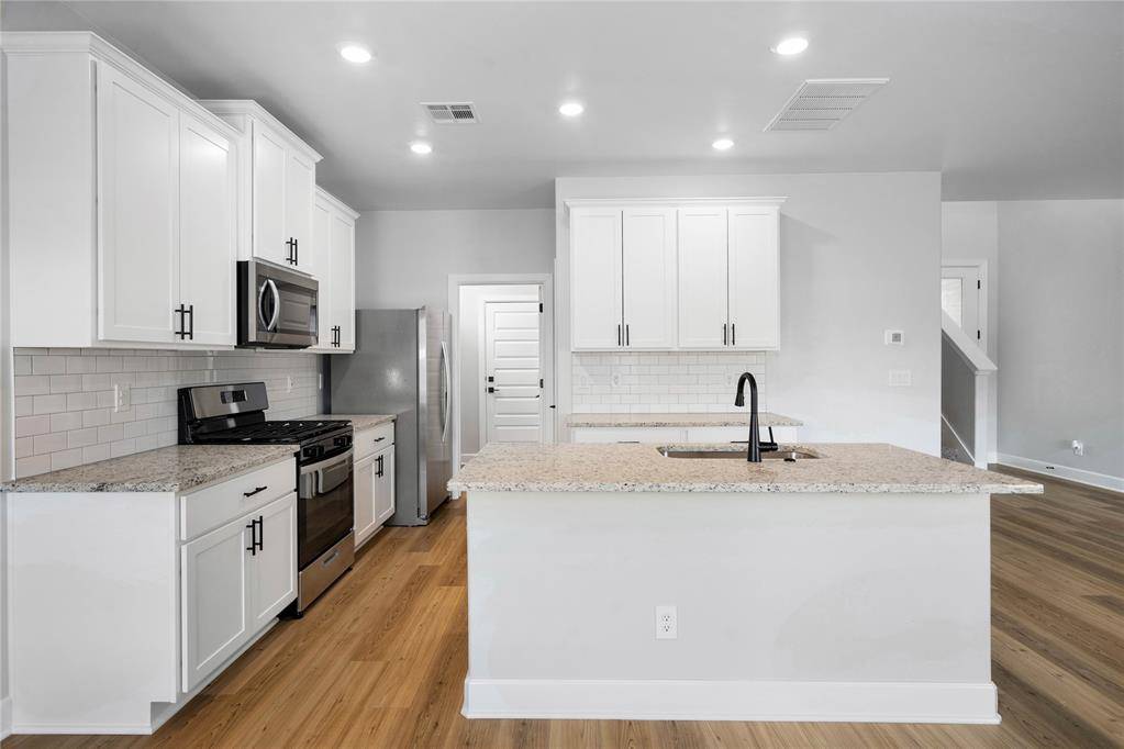 3125 Evyn BLVD, Yukon, OK 73099