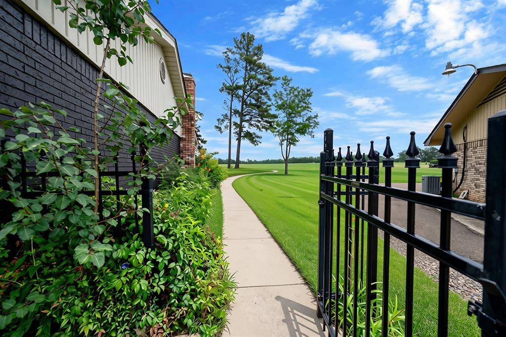 207 Stafford LN, Idabel, OK 74745